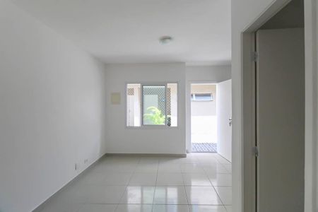 Casa de condomínio à venda com 68m², 2 quartos e 1 vaga Casa de condomínio à venda com 68m², 2 quartos e 1 vagaSala