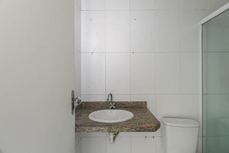 Casa de condomínio à venda com 68m², 2 quartos e 1 vaga Casa de condomínio à venda com 68m², 2 quartos e 1 vagaBanheiro da Suíte 1