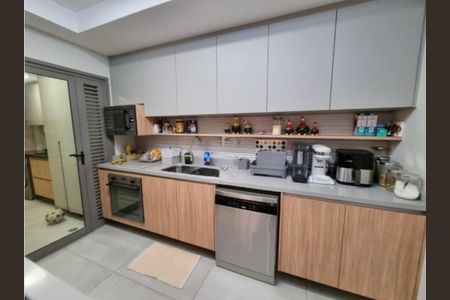 Apartamento à venda com 129m², 3 quartos e 3 vagas Apartamento à venda com 129m², 3 quartos e 3 vagasFoto 01
