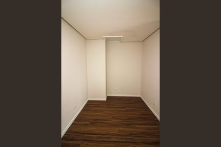 Casa de condomínio à venda com 209m², 3 quartos e 2 vagas Casa de condomínio à venda com 209m², 3 quartos e 2 vagasCloset da suíte 1