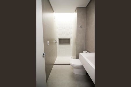 Casa de condomínio à venda com 209m², 3 quartos e 2 vagas Casa de condomínio à venda com 209m², 3 quartos e 2 vagasBanheiro da Suíte 2