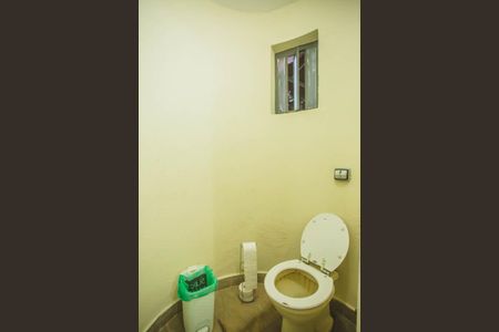 Casa à venda com 500m², 4 quartos e 5 vagas Casa à venda com 500m², 4 quartos e 5 vagasQuintal - Lavabo