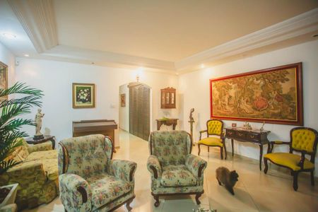 Casa à venda com 500m², 4 quartos e 5 vagas Casa à venda com 500m², 4 quartos e 5 vagasSala de Estar