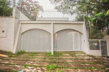 Casa à venda com 500m², 4 quartos e 5 vagas Casa à venda com 500m², 4 quartos e 5 vagasFachada