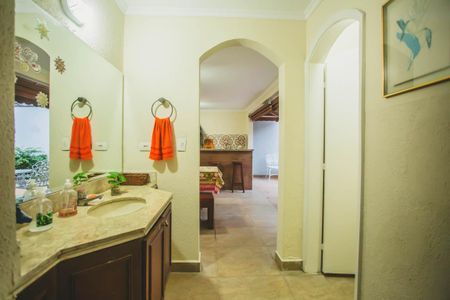 Casa à venda com 500m², 4 quartos e 5 vagas Casa à venda com 500m², 4 quartos e 5 vagasQuintal - Lavabo