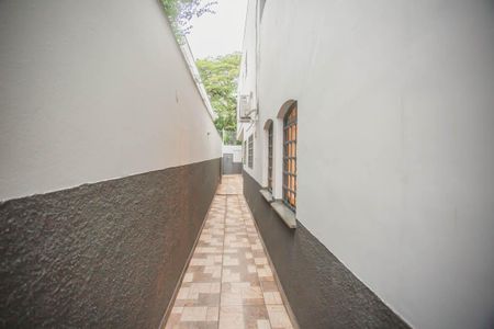 Casa à venda com 500m², 4 quartos e 5 vagas Casa à venda com 500m², 4 quartos e 5 vagasCorredor Lateal