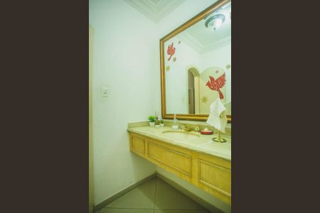 Casa à venda com 500m², 4 quartos e 5 vagas Casa à venda com 500m², 4 quartos e 5 vagasLavabo