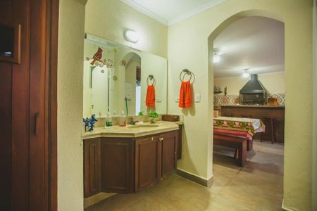 Casa à venda com 500m², 4 quartos e 5 vagas Casa à venda com 500m², 4 quartos e 5 vagasQuintal - Lavabo