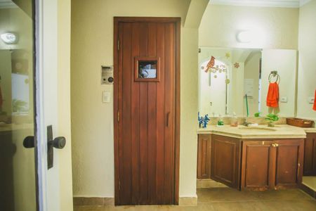 Casa à venda com 500m², 4 quartos e 5 vagas Casa à venda com 500m², 4 quartos e 5 vagasQuintal - Sauna