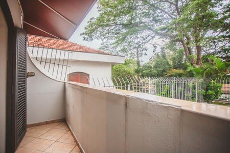 Casa à venda com 500m², 4 quartos e 5 vagas Casa à venda com 500m², 4 quartos e 5 vagasVaranda Suíte 2