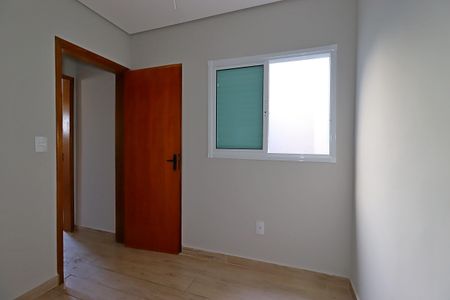 Casa à venda com 100m², 2 quartos e 2 vagasQuarto