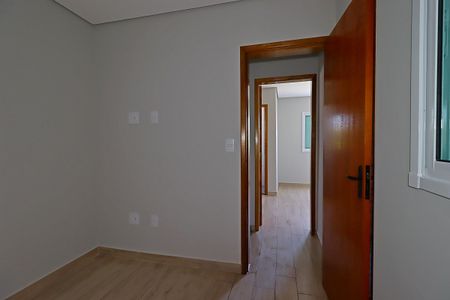 Casa à venda com 100m², 2 quartos e 2 vagasQuarto