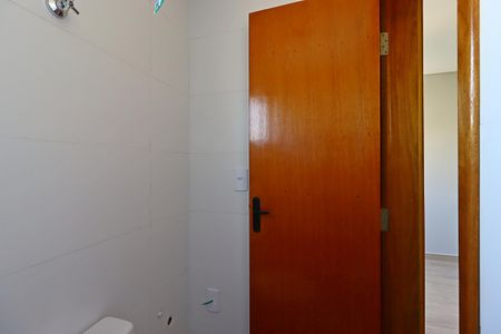 Casa à venda com 100m², 2 quartos e 2 vagasBanheiro da Suíte