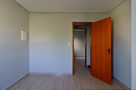 Casa à venda com 100m², 2 quartos e 2 vagasSuíte