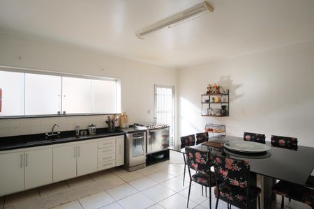 Casa à venda com 255m², 4 quartos e 2 vagasCozinha