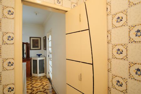 Casa à venda com 255m², 4 quartos e 2 vagasLavabo