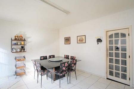 Casa à venda com 255m², 4 quartos e 2 vagasCozinha