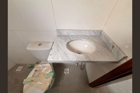 Apartamento à venda com 87m², 2 quartos e 1 vaga Apartamento à venda com 87m², 2 quartos e 1 vagaBanheiro