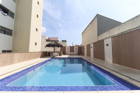 Apartamento à venda com 168m², 3 quartos e 2 vagas Apartamento à venda com 168m², 3 quartos e 2 vagasPiscina