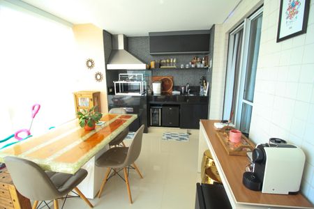 Apartamento à venda com 115m², 3 quartos e 2 vagas Apartamento à venda com 115m², 3 quartos e 2 vagasVaranda da Sala
