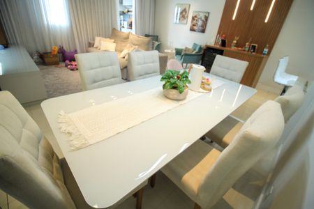 Apartamento à venda com 115m², 3 quartos e 2 vagas Apartamento à venda com 115m², 3 quartos e 2 vagasSala