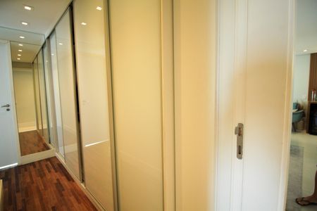 Apartamento à venda com 115m², 3 quartos e 2 vagas Apartamento à venda com 115m², 3 quartos e 2 vagasSuíte