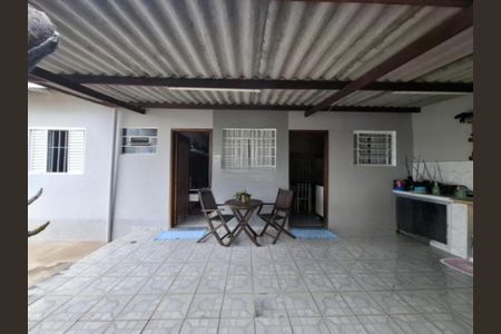 Casa à venda com 232m², 3 quartos e 2 vagas Casa à venda com 232m², 3 quartos e 2 vagasFoto 08