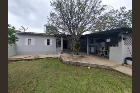 Casa à venda com 232m², 3 quartos e 2 vagas Casa à venda com 232m², 3 quartos e 2 vagasFoto 09