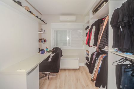 Casa à venda com 180m², 3 quartos e 2 vagas Casa à venda com 180m², 3 quartos e 2 vagasQuarto