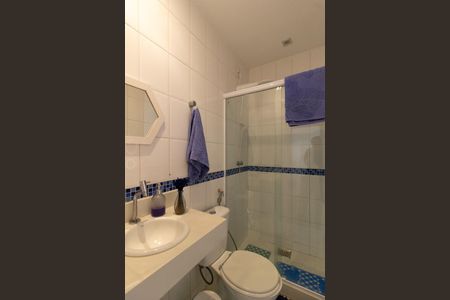 Apartamento à venda com 70m², 2 quartos e sem vagaBanheiro social