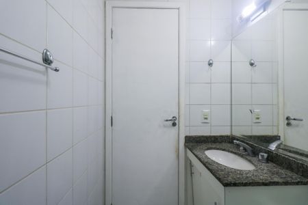 Apartamento à venda com 84m², 3 quartos e 2 vagas Apartamento à venda com 84m², 3 quartos e 2 vagasBanheiro Social