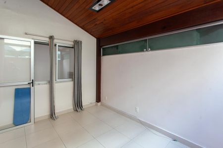 Apartamento à venda com 80m², 2 quartos e 1 vaga Apartamento à venda com 80m², 2 quartos e 1 vagaSala de TV