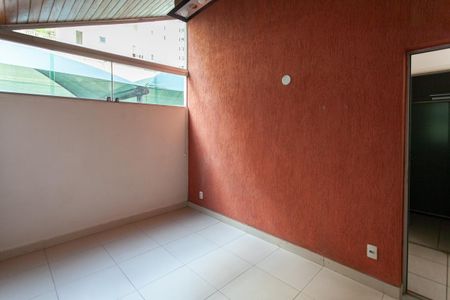 Apartamento à venda com 80m², 2 quartos e 1 vaga Apartamento à venda com 80m², 2 quartos e 1 vagaSala de TV