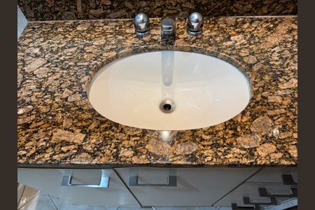 Apartamento à venda com 85m², 3 quartos e 1 vagaBanheiro Social