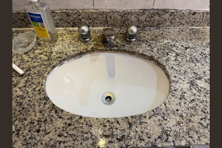 Apartamento à venda com 85m², 3 quartos e 1 vagaSuíte - Banheiro