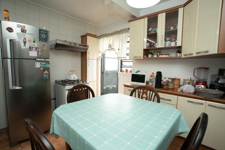 Casa à venda com 130m², 3 quartos e 4 vagas Casa à venda com 130m², 3 quartos e 4 vagasCozinha