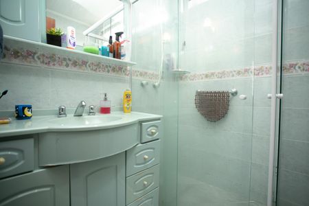 Casa à venda com 130m², 3 quartos e 4 vagas Casa à venda com 130m², 3 quartos e 4 vagasBanheiro 1