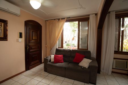 Casa à venda com 130m², 3 quartos e 4 vagas Casa à venda com 130m², 3 quartos e 4 vagasSala