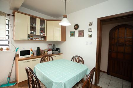 Casa à venda com 130m², 3 quartos e 4 vagas Casa à venda com 130m², 3 quartos e 4 vagasCozinha