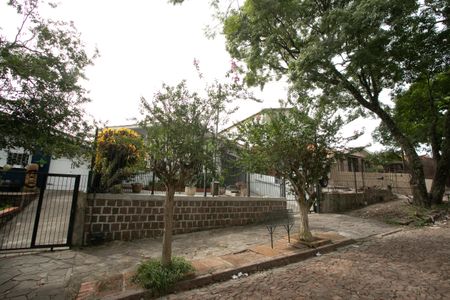 Casa à venda com 130m², 3 quartos e 4 vagas Casa à venda com 130m², 3 quartos e 4 vagasFachada da casa