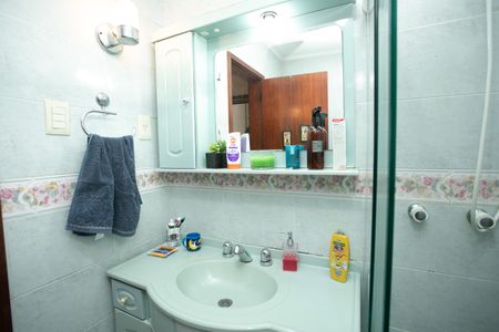 Casa à venda com 130m², 3 quartos e 4 vagas Casa à venda com 130m², 3 quartos e 4 vagasBanheiro 1