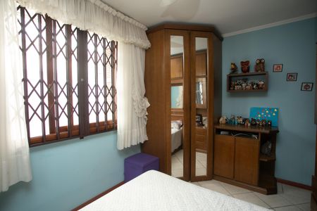 Casa à venda com 130m², 3 quartos e 4 vagas Casa à venda com 130m², 3 quartos e 4 vagasQuarto 2