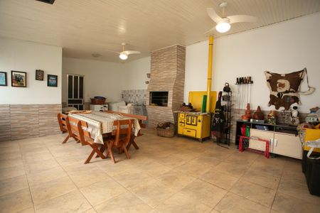 Casa à venda com 130m², 3 quartos e 4 vagas Casa à venda com 130m², 3 quartos e 4 vagasÁrea comum - Churrasqueira