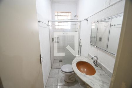 Casa à venda com 180m², 3 quartos e 2 vagasBanheiro