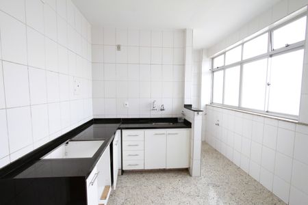 Apartamento à venda com 151m², 4 quartos e 2 vagasCozinha - Armários
