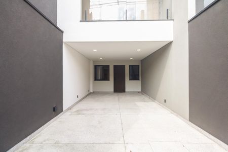 Casa à venda com 90m², 3 quartos e 1 vaga Casa à venda com 90m², 3 quartos e 1 vagaGaragem