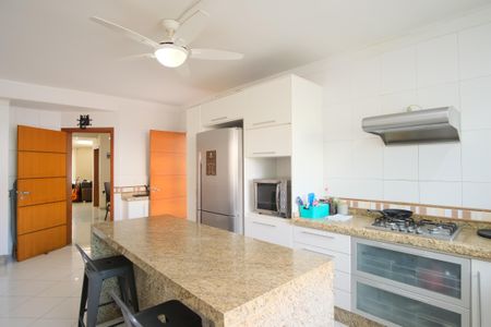 Casa à venda com 330m², 3 quartos e 4 vagasCozinha