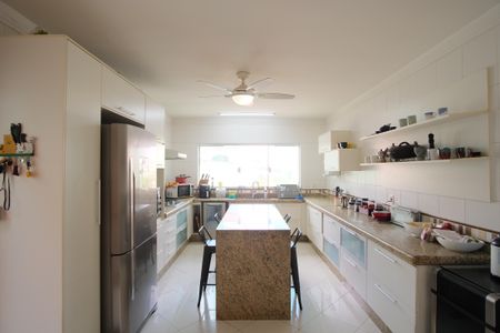 Casa à venda com 330m², 3 quartos e 4 vagasCozinha