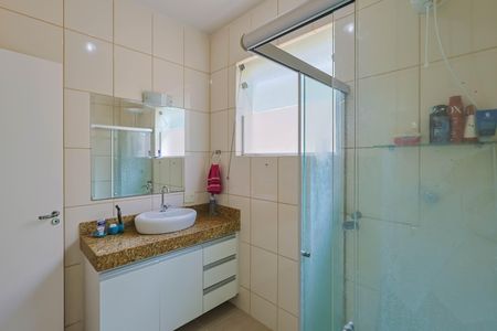 Apartamento à venda com 90m², 3 quartos e 1 vaga Apartamento à venda com 90m², 3 quartos e 1 vagaBanheiro