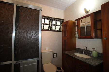 Casa à venda com 147m², 3 quartos e 6 vagasBanheiro